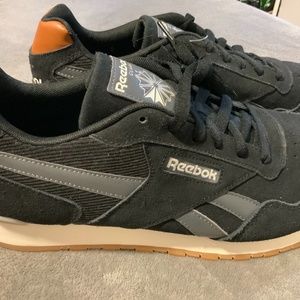 NWOT Men’s Reebok Classic